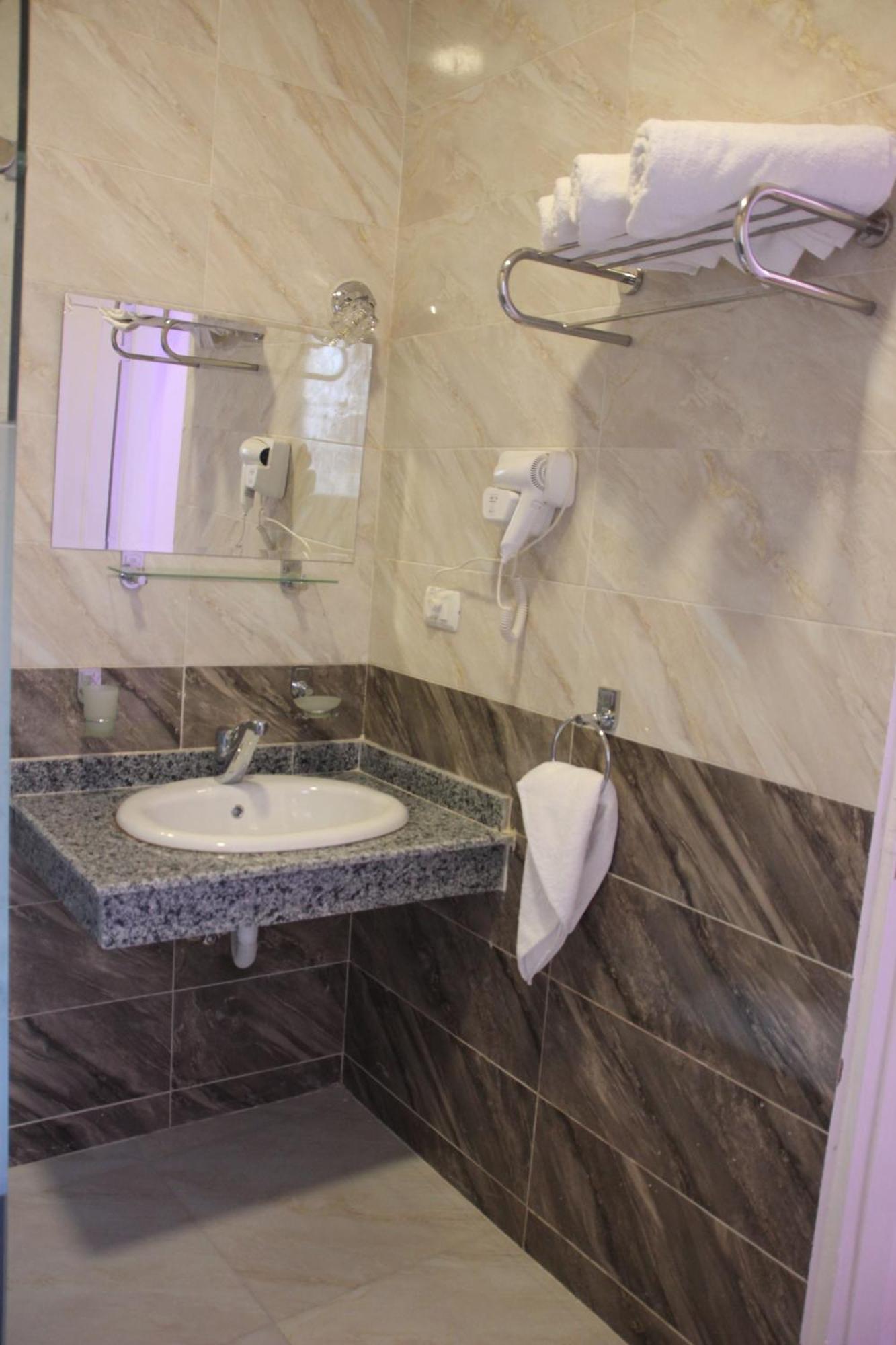 Farida Pyramids Boutique Hotel Kafrat al Jabal Luaran gambar