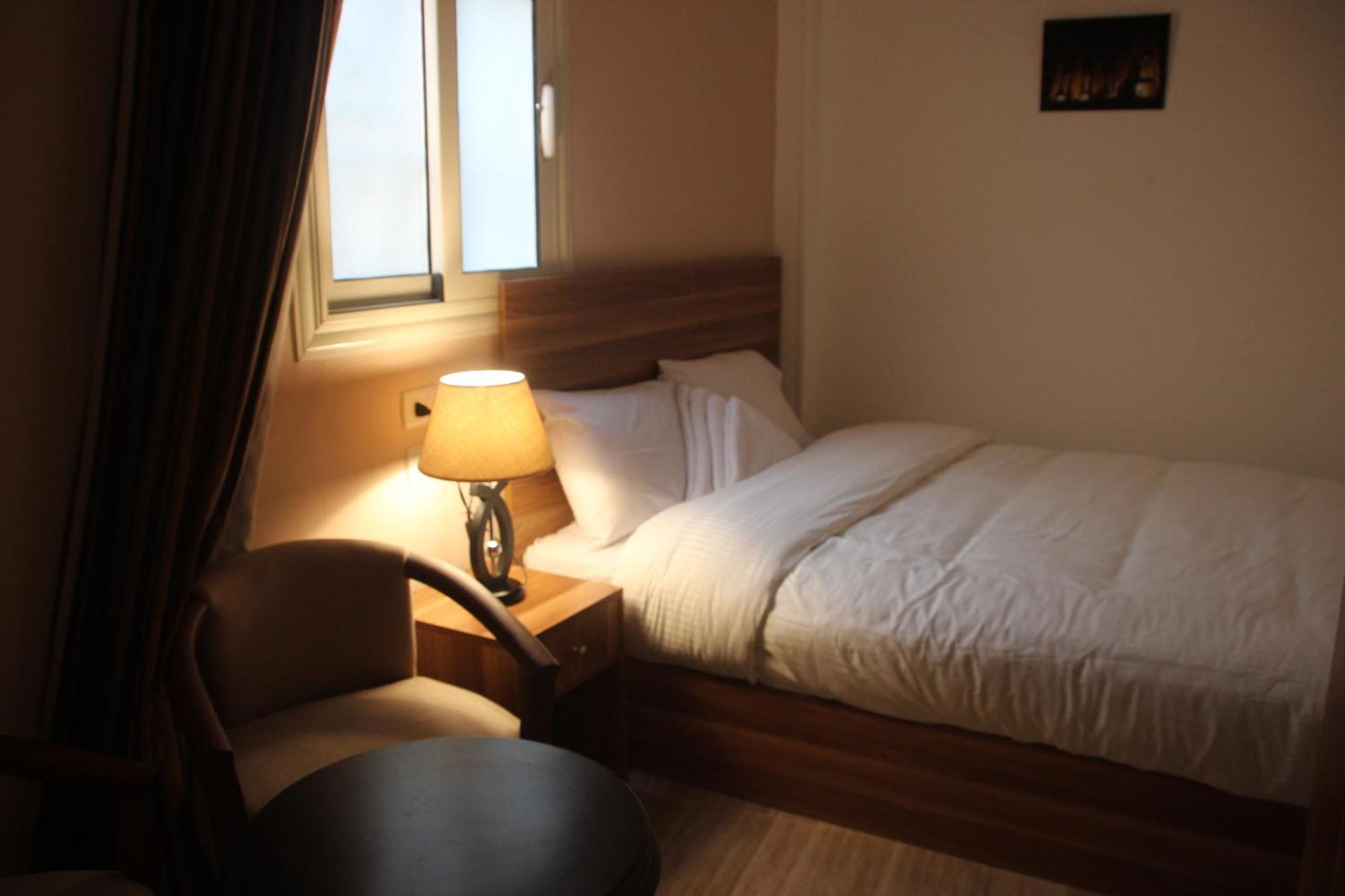 Farida Pyramids Boutique Hotel Kafrat al Jabal Luaran gambar