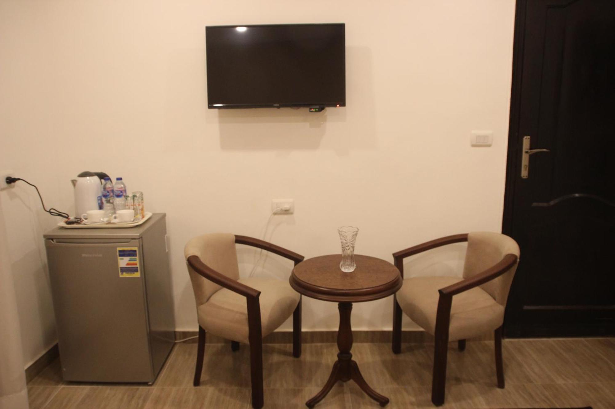 Farida Pyramids Boutique Hotel Kafrat al Jabal Luaran gambar