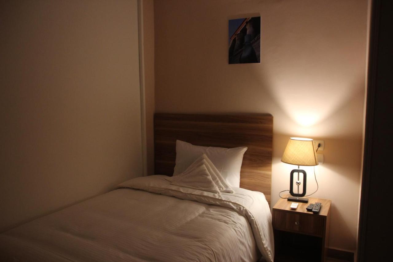 Farida Pyramids Boutique Hotel Kafrat al Jabal Luaran gambar